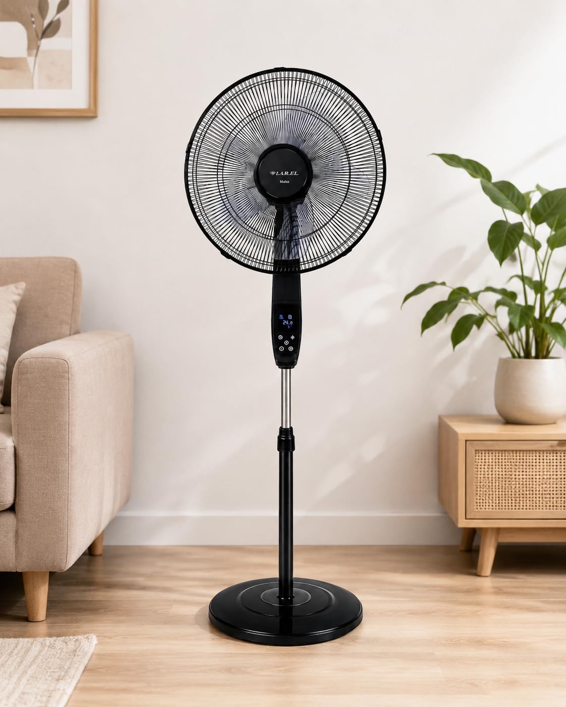 Lar.el Ventilatore a Piantana con Telecomando MOD. MADDY, 60W, 5 Pale, 3 Velocità, Timer Programmabile, Console Touch Screen, Oscillante, Altezza 140 cm, Colore Nero - Miniatura 2